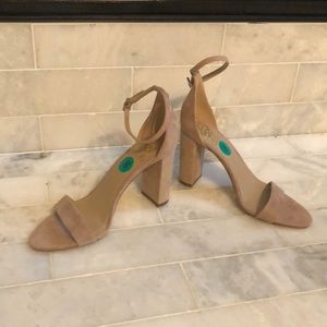 Vince Camuto pink blush suede open toe 4” heel pump. NEVER BEEN WORN!